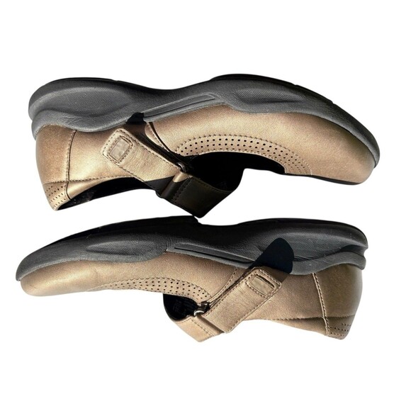 Clarks Women’s 7.5 Wave Walk Mary Jane Gold Metallic Leather Comfort Loafers - Picture 6 of 8